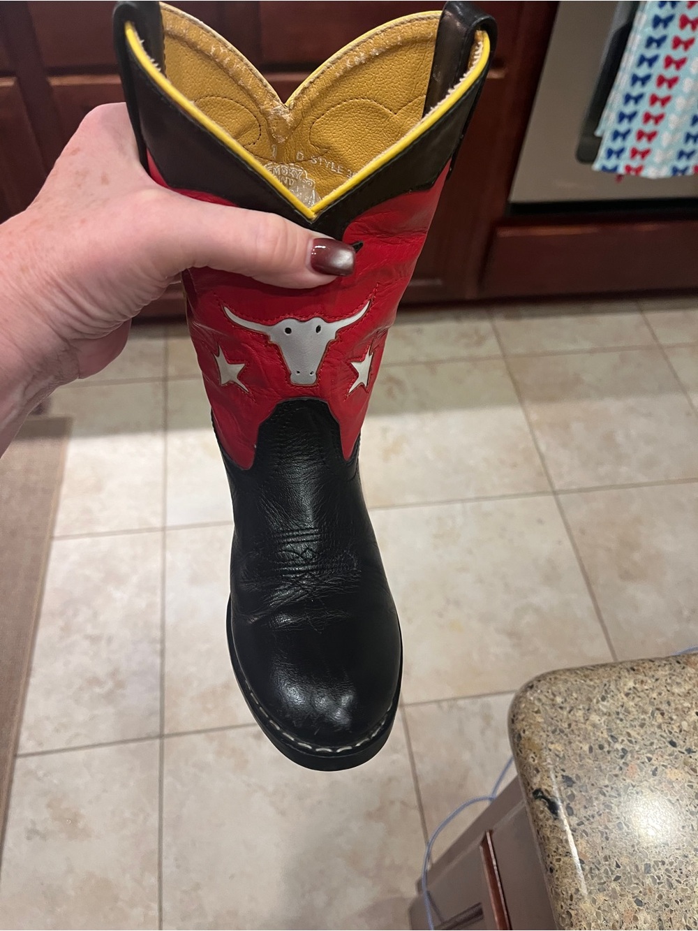 Black & Red Western Cowboy Boots with Bullhead Accent Little boys Size 1
